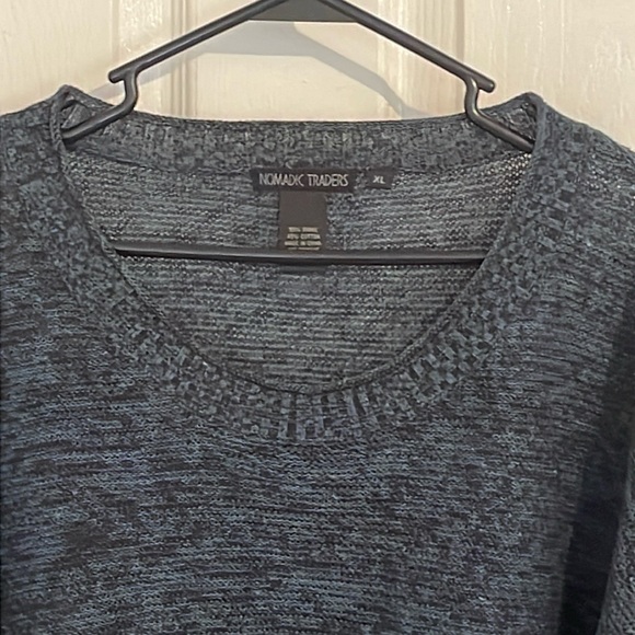 Nomadic Traders Blue Lightweight Sweater, front pocket, Size XL, - Picture 4 of 9